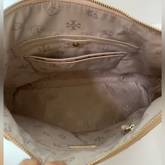 Tory Burch Fleming Quilted Leather tote bags - Picture 5 of 14